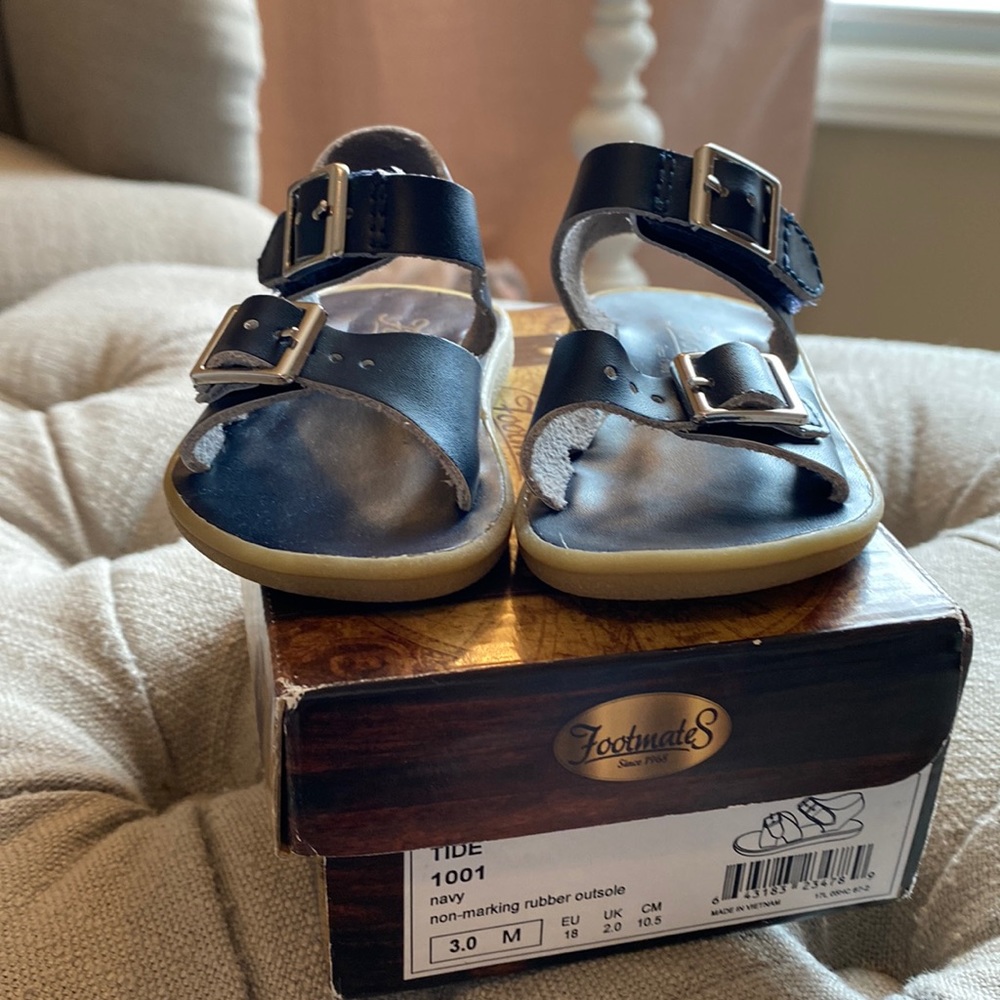 Like New Tide Navy Footmates